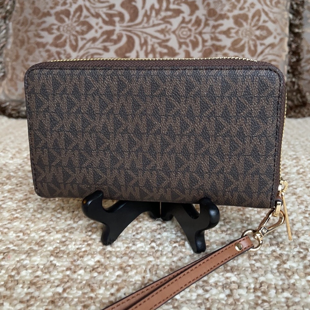 Michael Kors Jet Set Travel LG Flat MF Phone Case - Picture 9 of 16